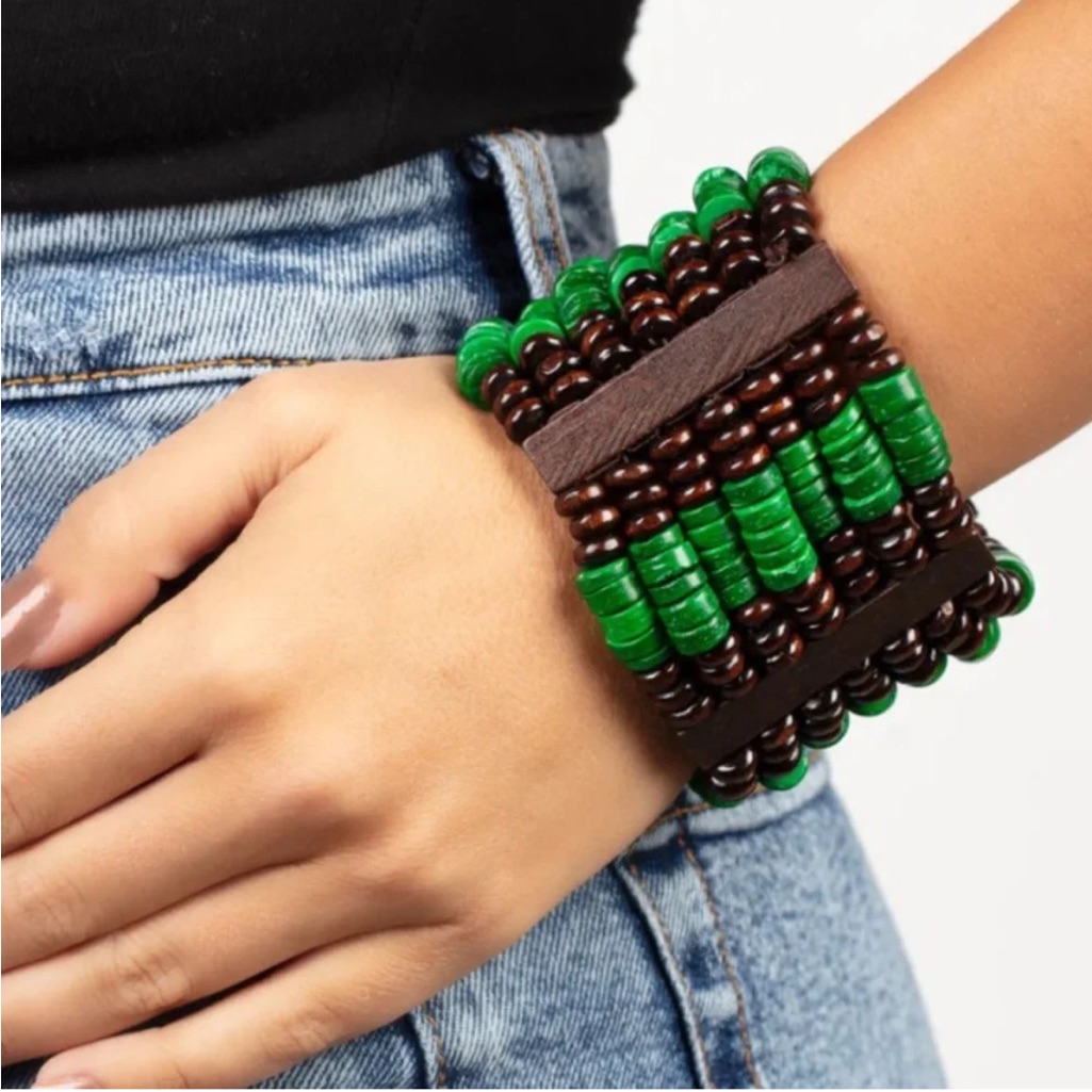 Nwt Paparazzi Jewelry  Vacay Vogue Green Bracelet